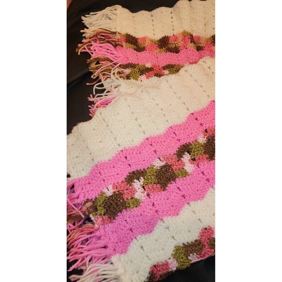 NEW Handmade Crochet Baby Blanket Legacy Pink White Camo - Picture 4 of 12